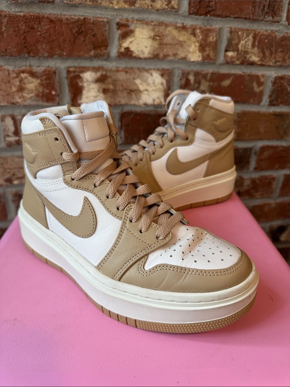 Air Jordan 1 Elevate High Desert DN3253-121 Women’s Size 7 Platform Sneakers